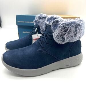 Skechers Suede Ankle Boots Women Size 6.5 Blue Navy On the GO City 2 Winter